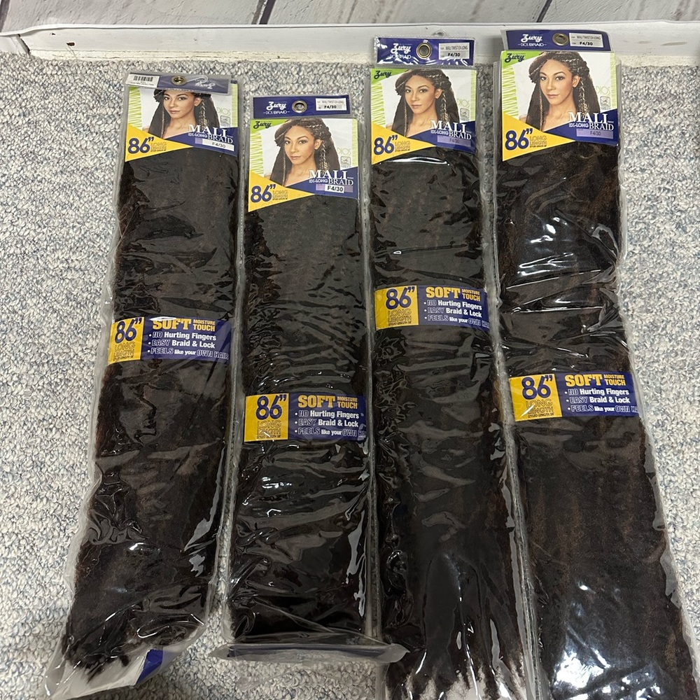 4 unused packs of Mali braiding hair